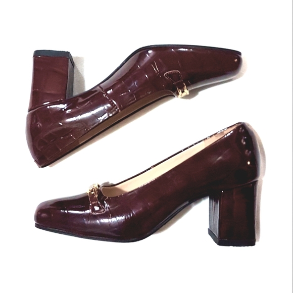 Venus Shoes - Picture 1 of 16